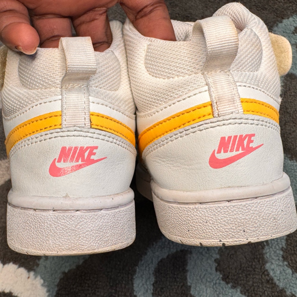 RARE Nike UNISEX Big Kid's Court Borough Mid 2 Casual Shoes CD7782G-112  Size 2Y - Picture 4 of 4